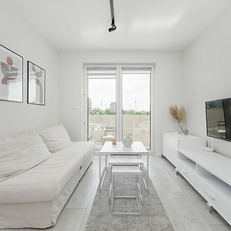 Miedziana Bright Apartment With Balcony And Parking Wroclaw By Noclegi Renters Экстерьер фото